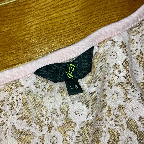 Pretty Lace Tank 🌸 - Picture 2 of 3